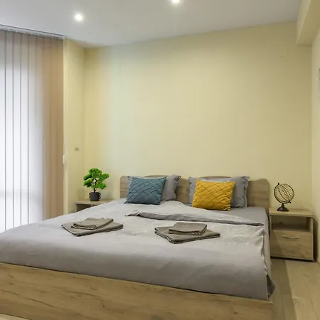 уютен в град * Warna