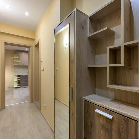 Apartment уютен в град Warna