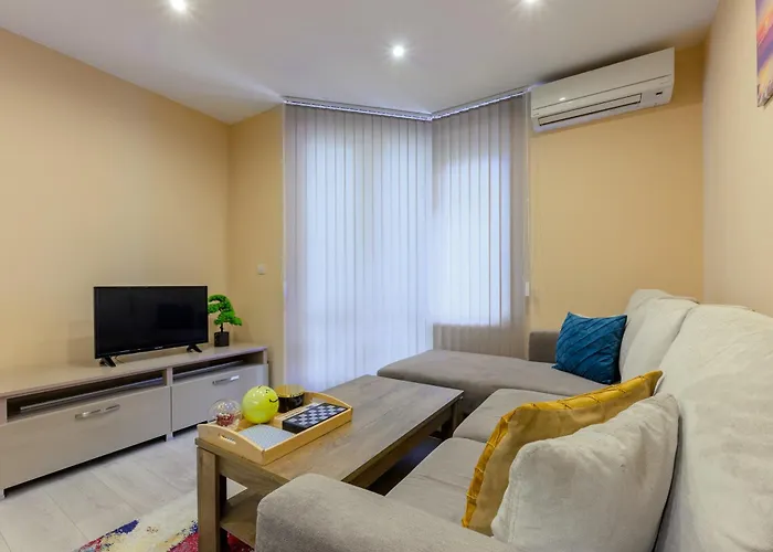 Apartament уютен в град *