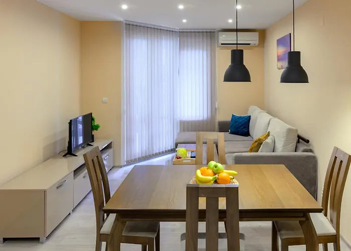 уютен в град